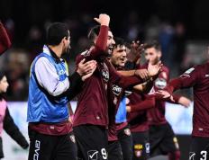 乐鱼app-包含拉齐奥客场逆转，给对手沉重一击的词条