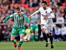 乐鱼 vip 注册-塞维利亚险胜那不勒斯，阿尔巴制霸全场的简单介绍