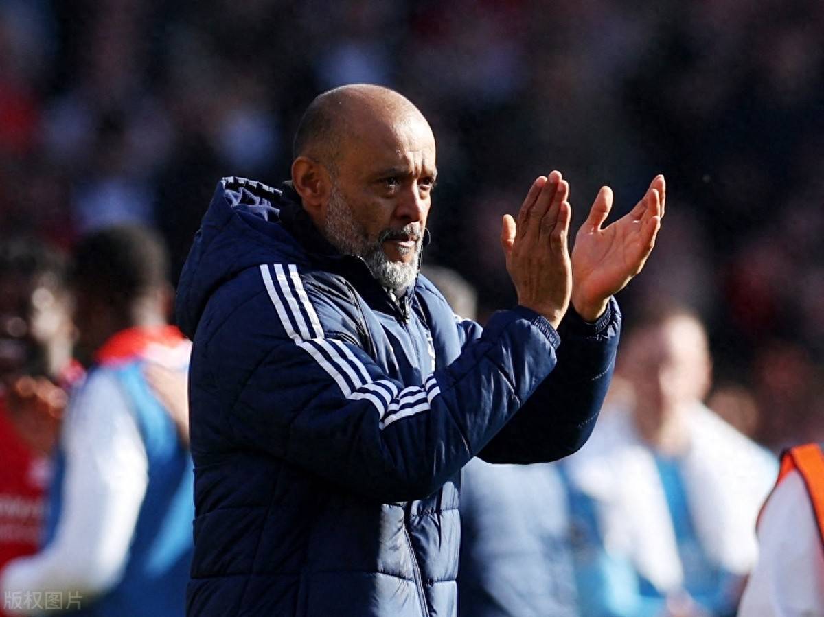 乐鱼-包含欧洲职业联赛场外风波不断,主帅面临解职压力的词条