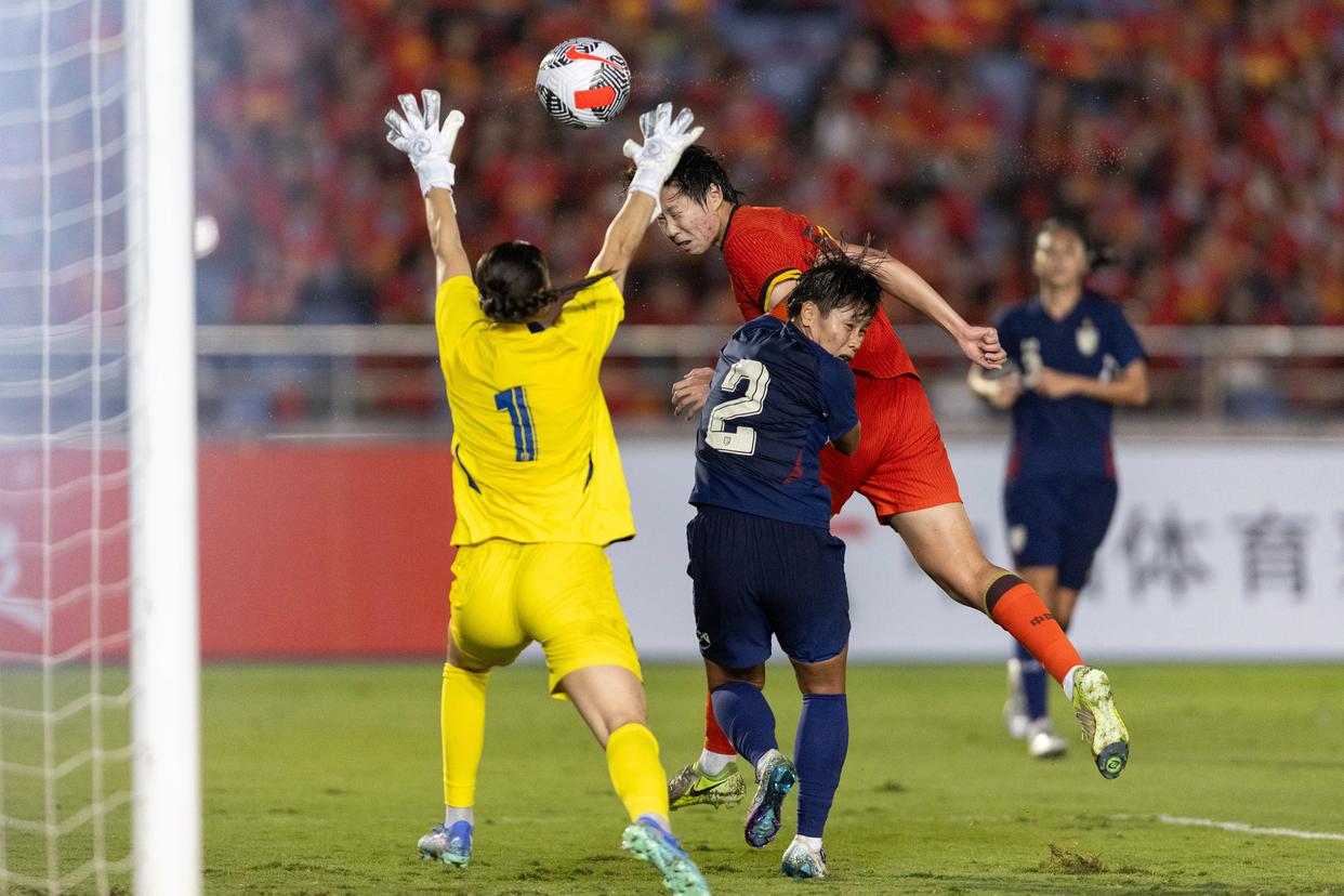 乐鱼-体育界风云再起，女子足球队肆意崛起！的简单介绍