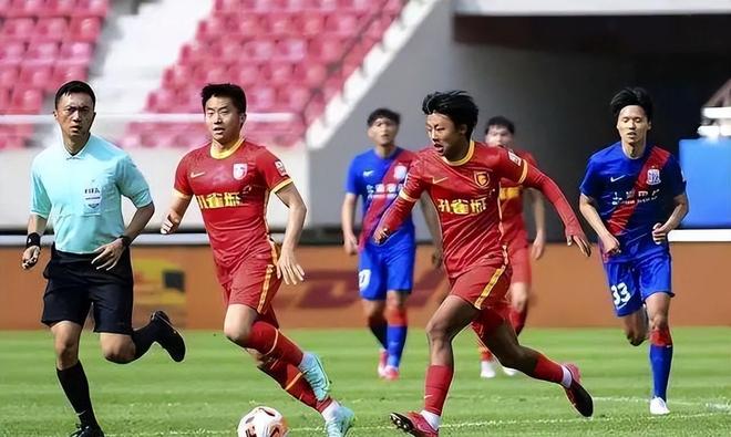 乐鱼app-关于越南球队闯入亚冠淘汰赛，斗志昂扬追求胜利的信息