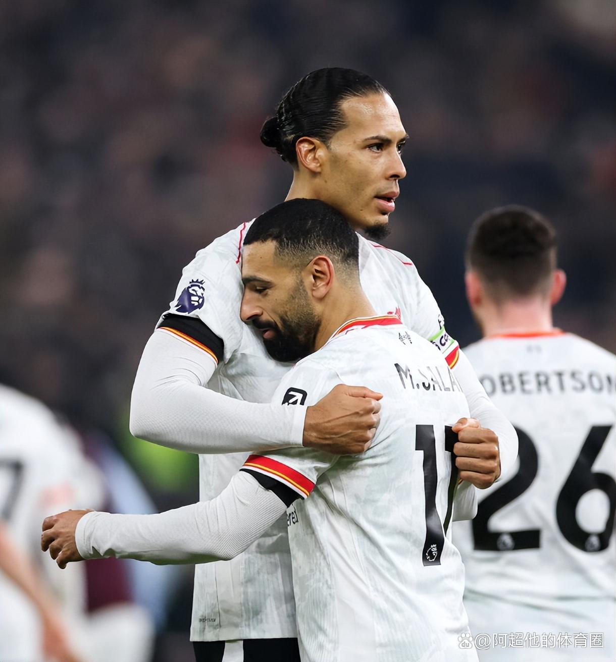 乐鱼体育网站入口-包含巴黎碾压加拿大,萨拉赫一己之力扛起全队的词条